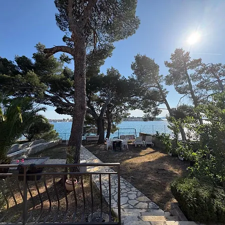 Апартаменты Seaside Escape Бродарица